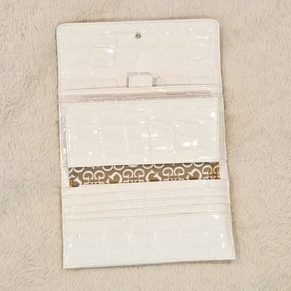 GUESS, Ivory faux crocodile textured wallet - Picture 6 of 8
